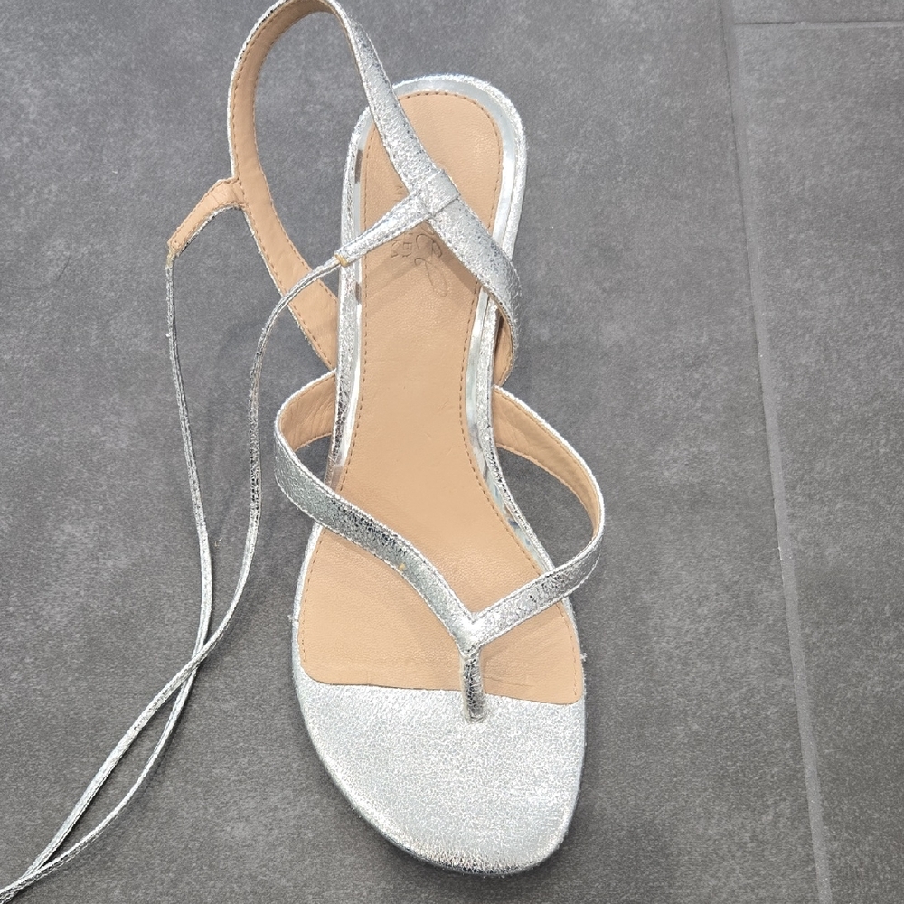 Jewel Badgley Mischka Silver Metallic Tie-Ankle Sandal L